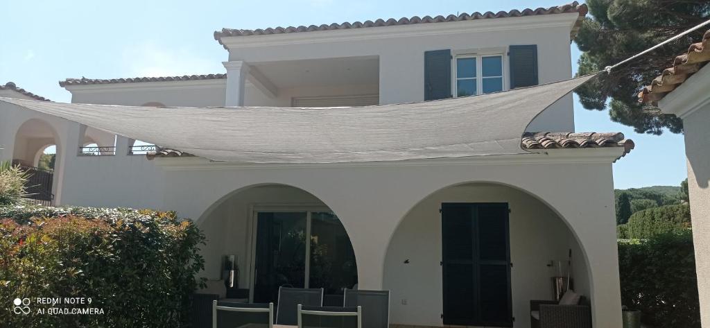 LM Residence photo