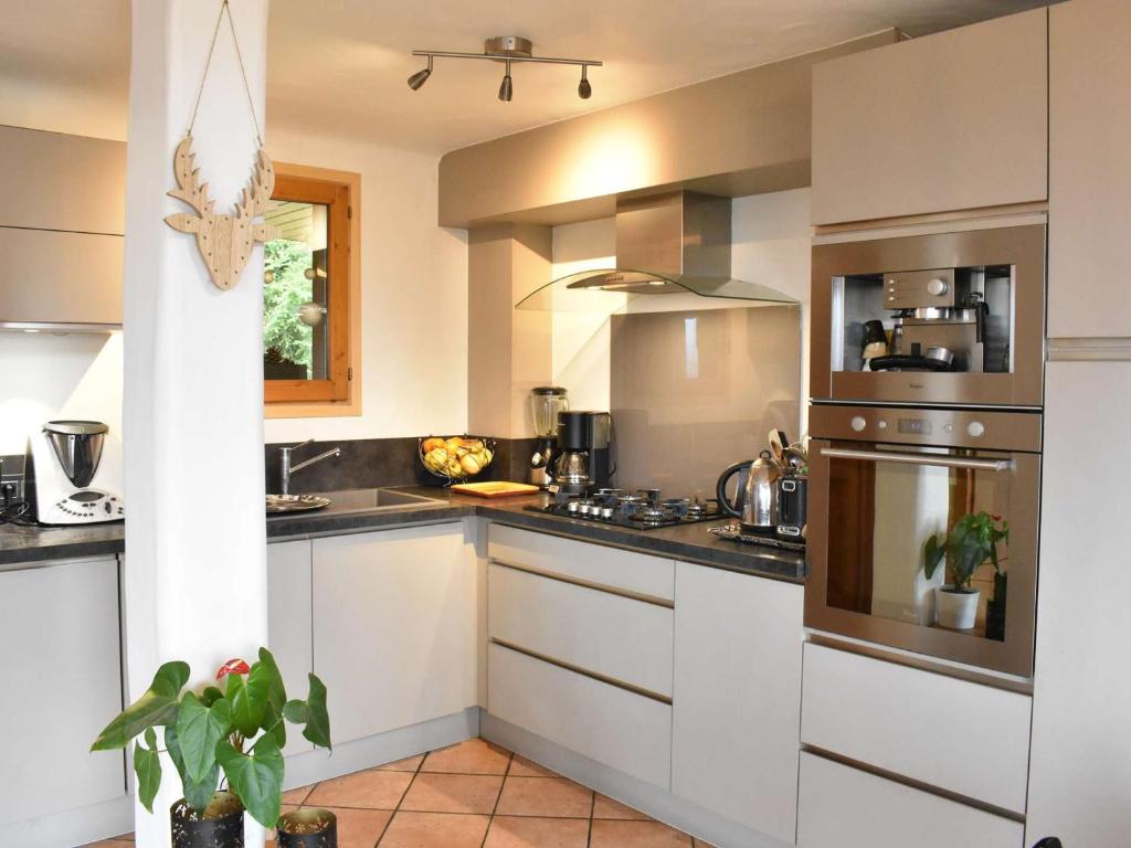Chalet cosy avec mezzanine, poêle à bois, wifi et parking - Méribel - FR-1-180-570 - 4