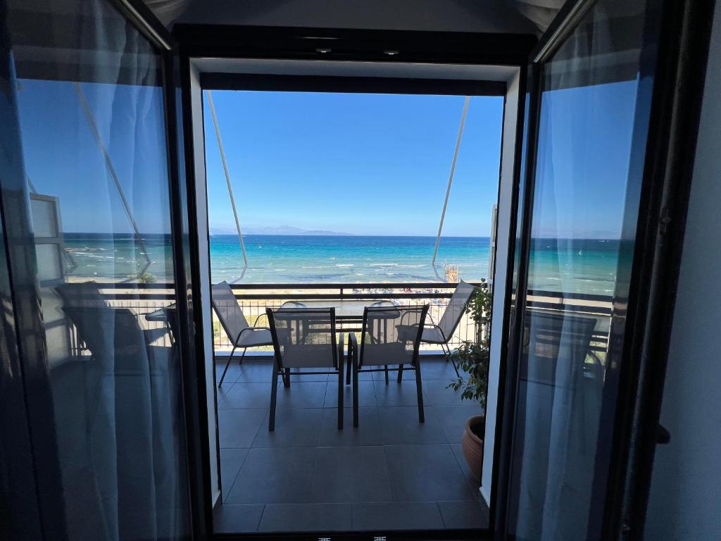 MEDORA By the Sea Near Airport — Hotel in Athens