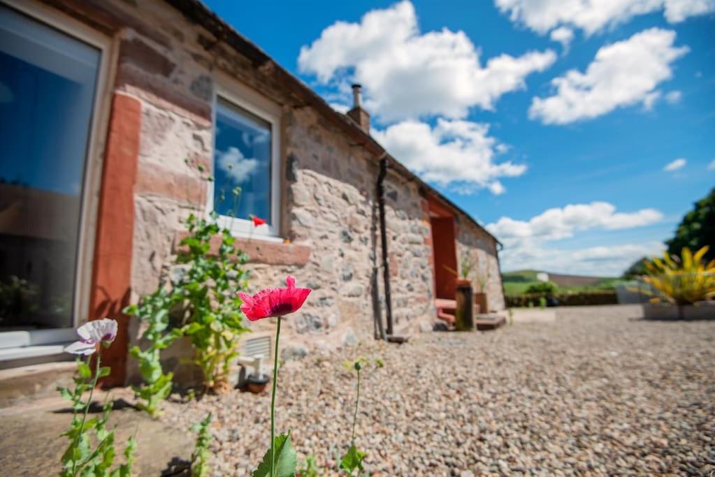 Spacious & Stylish StoneHous Cottage, Forfar