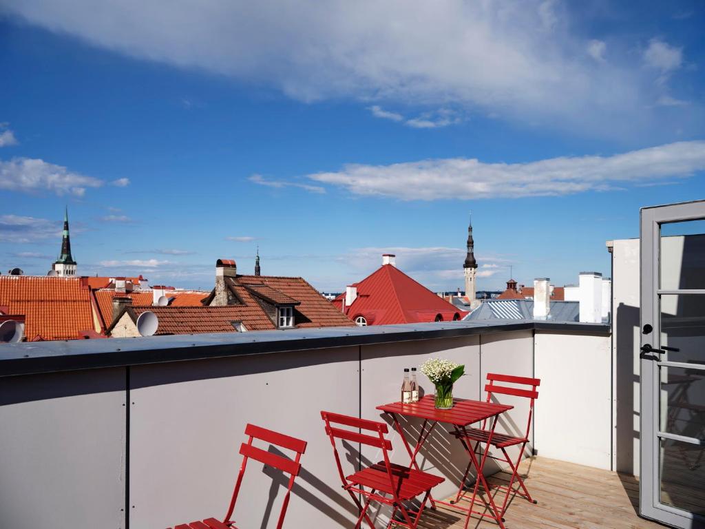 LJ5 - Old Town Rooms with Exclusive shared Roof Terrace photo