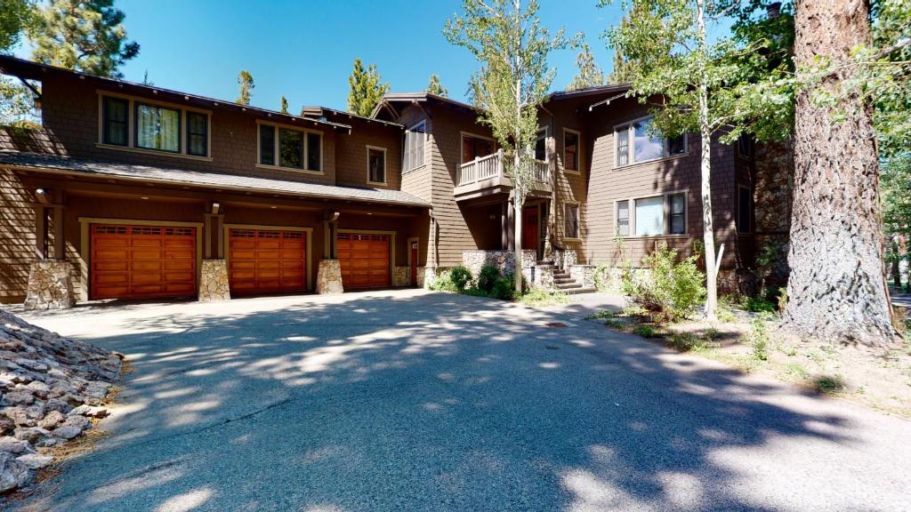 Lodestar #2001 home, Mammoth Lakes