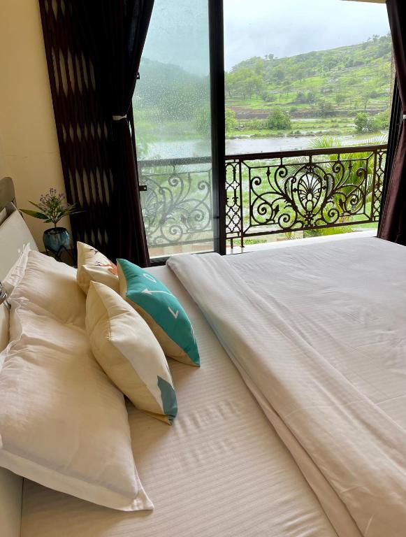 The Emerald Hillside Villas photo