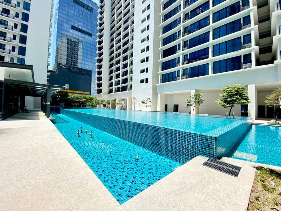 TheView 1-6Pax Trefoil Setia City Convention Shah Alam SiS Homestay photo