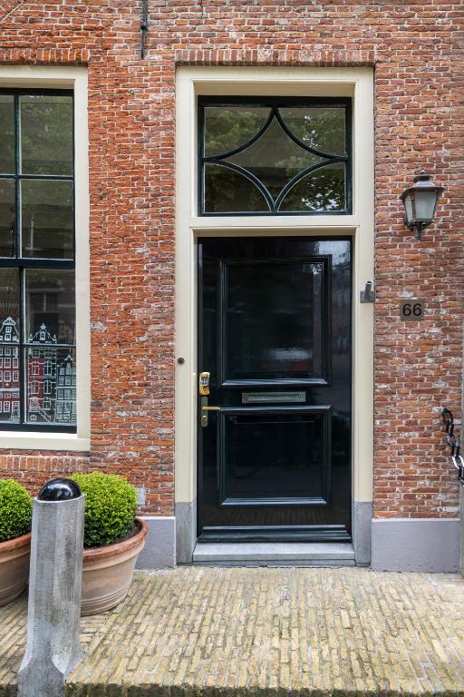 City House Grande Madame Agaath - Monumental Lodging since 2006 — Hotel in Leeuwarden