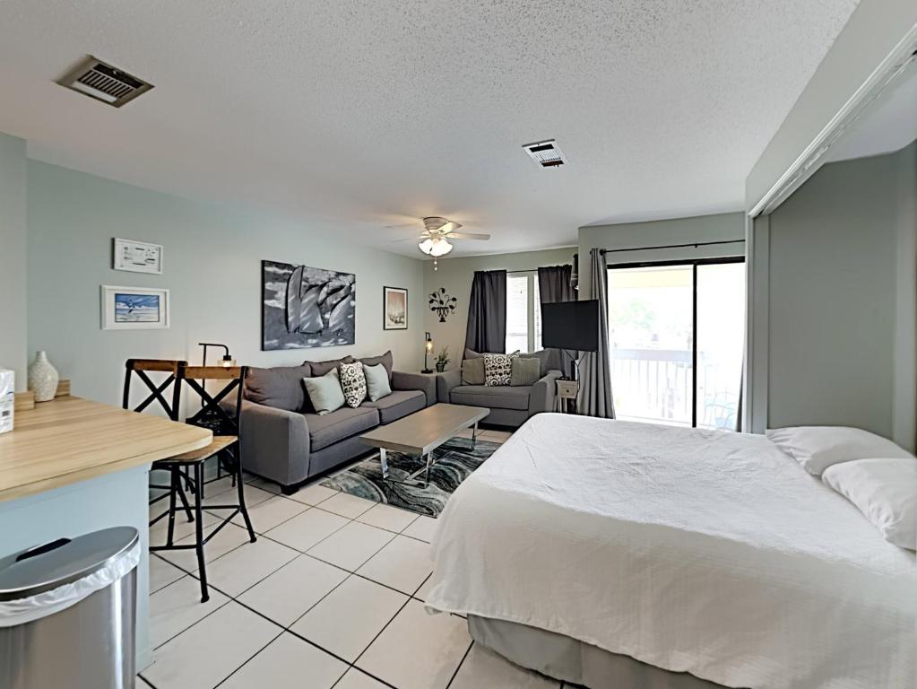 Sandpiper Cove #8210, Destin