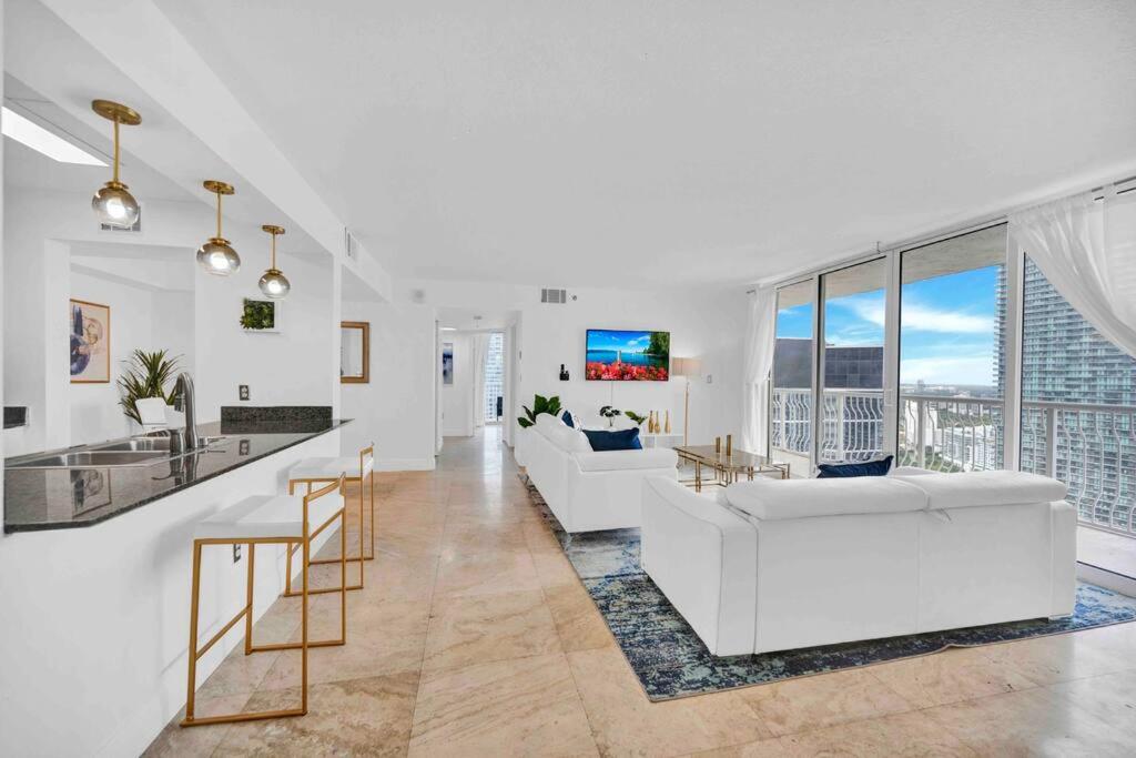 40th Floor Priceless Unit Central Location, Miami