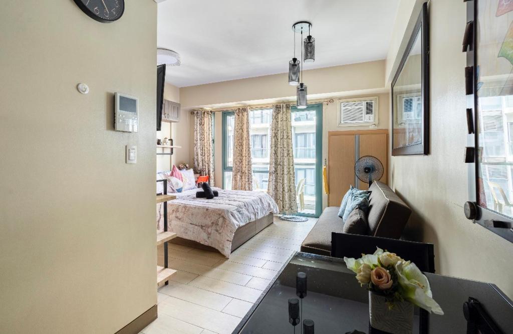 Studio at Resorts World Airport Area Prime Location photo