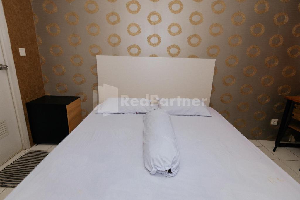 RedLiving Apartemen Podomoro Golf View Queen Room Tower Dahoma