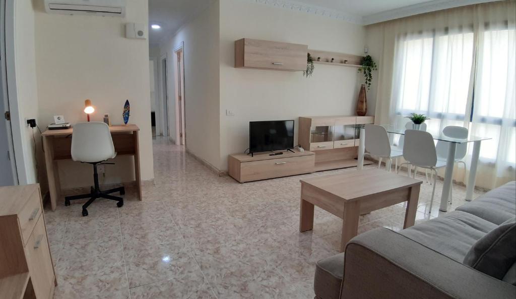 Charming 3-Bedroom Apartment in Corralejo, Lanzarote - 1