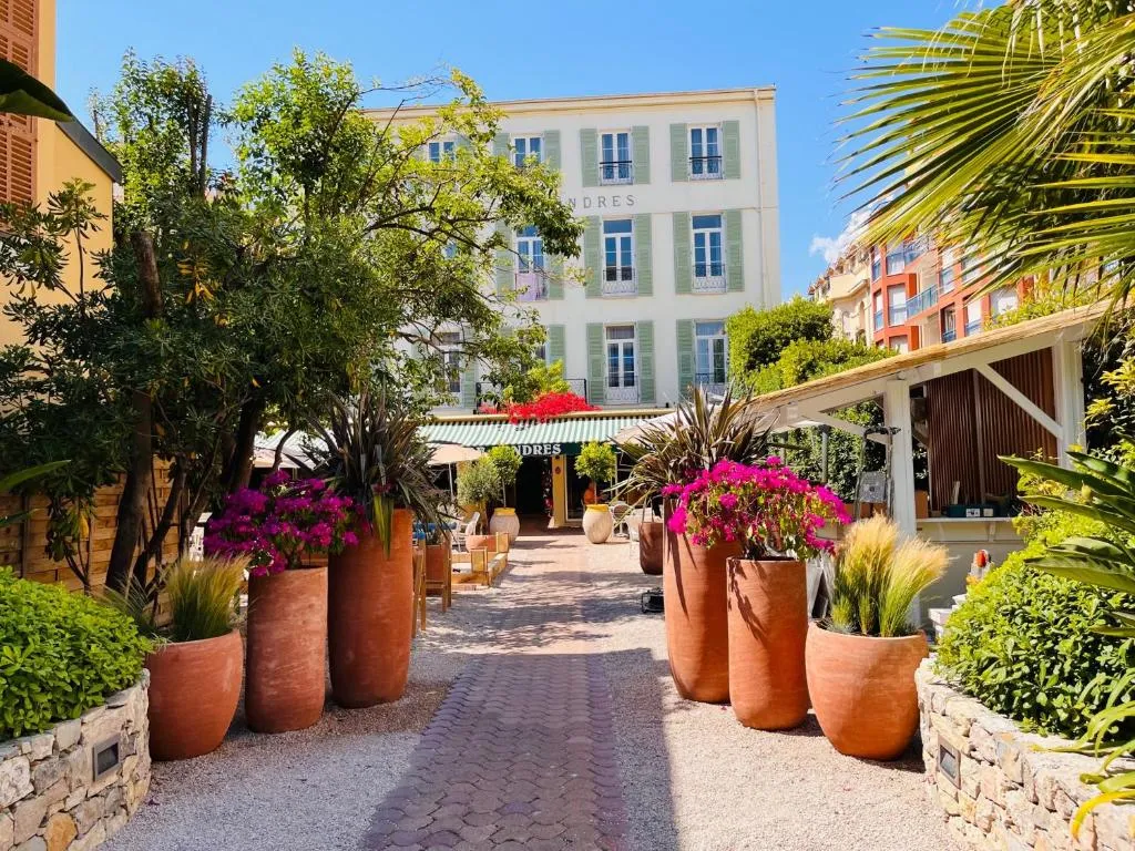 Hôtel De Londres, Hotel in Menton