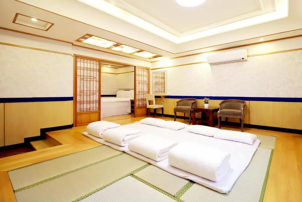 Phoenix Pavilion Hot Spring Hotel, hotel in Taipei
