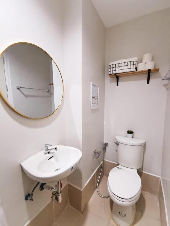 Lifestyle at The Loop Towers Condotel photo