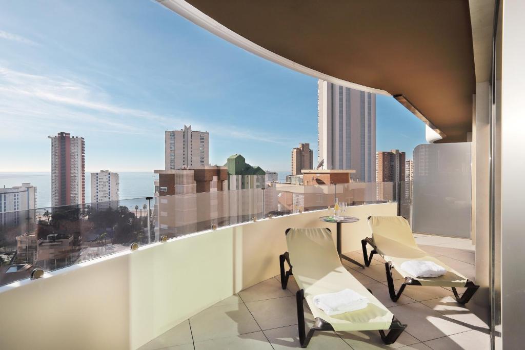 Hotel Gold Arcos 4 Sup - Modern Luxury Experience — Hotel rooms in Benidorm, Valencian Community