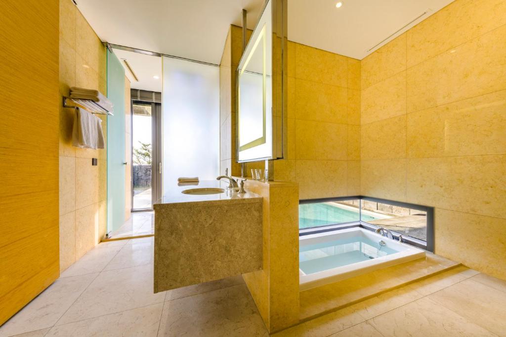 3. 스탠포드 호텔 ..