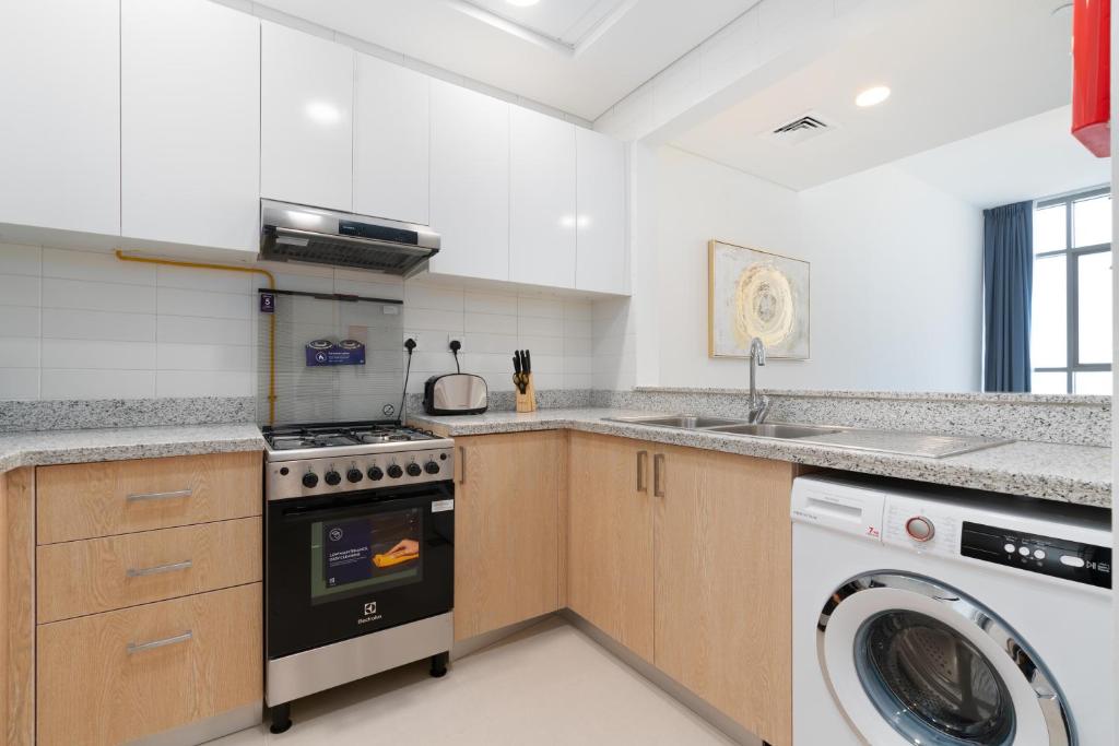 Stay Holiday Homes by Al Ghurair - Al Mankhool - Dubai photo