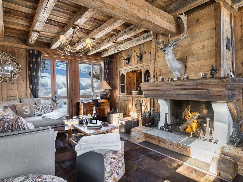 Superbe chalet avec 5 chambres, jacuzzi et services de luxe, à 300m des pistes à Courchevel Village - FR-1-562-21 - 3