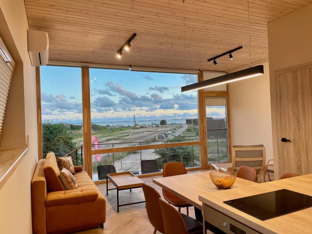 Smėlėtas krantas, Svencelė