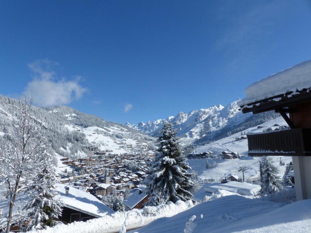Appartement 2 ch, ski au pied, balcon-terrasse - FR-1-437-44 - 2