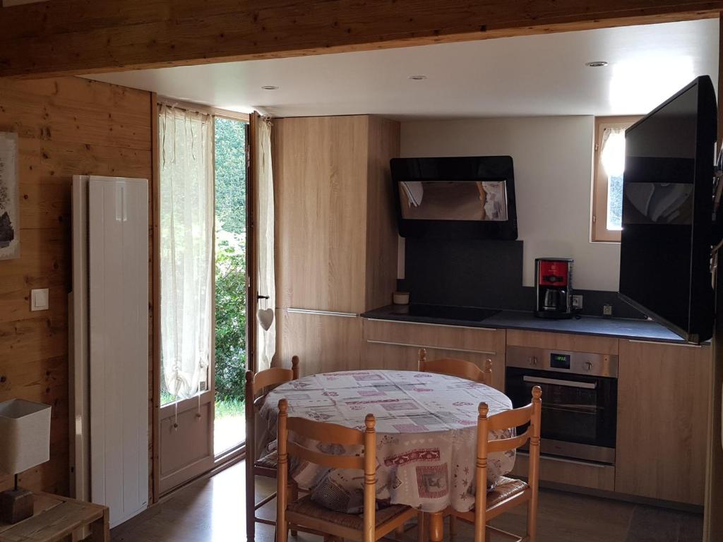Charmant chalet rénové avec jardin à Barcelonnette - 4