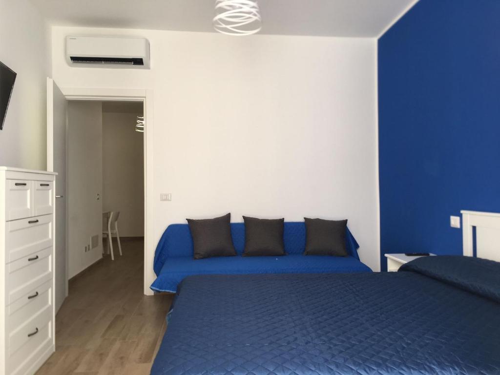 Blue Moon Apartments - 3