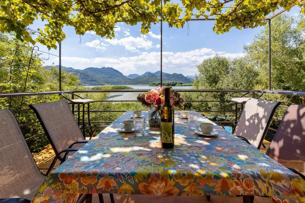 Lake House Buric, hotel in Vranjina