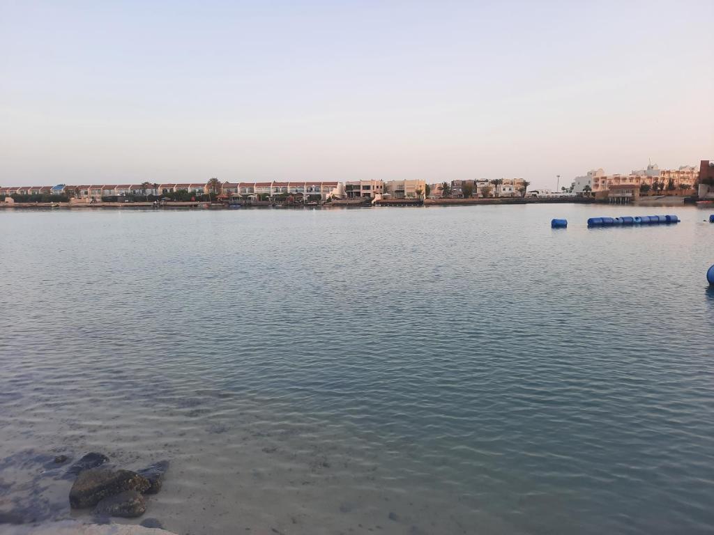 فيلا على شاطئ خاص و رملي في درة العروس photo