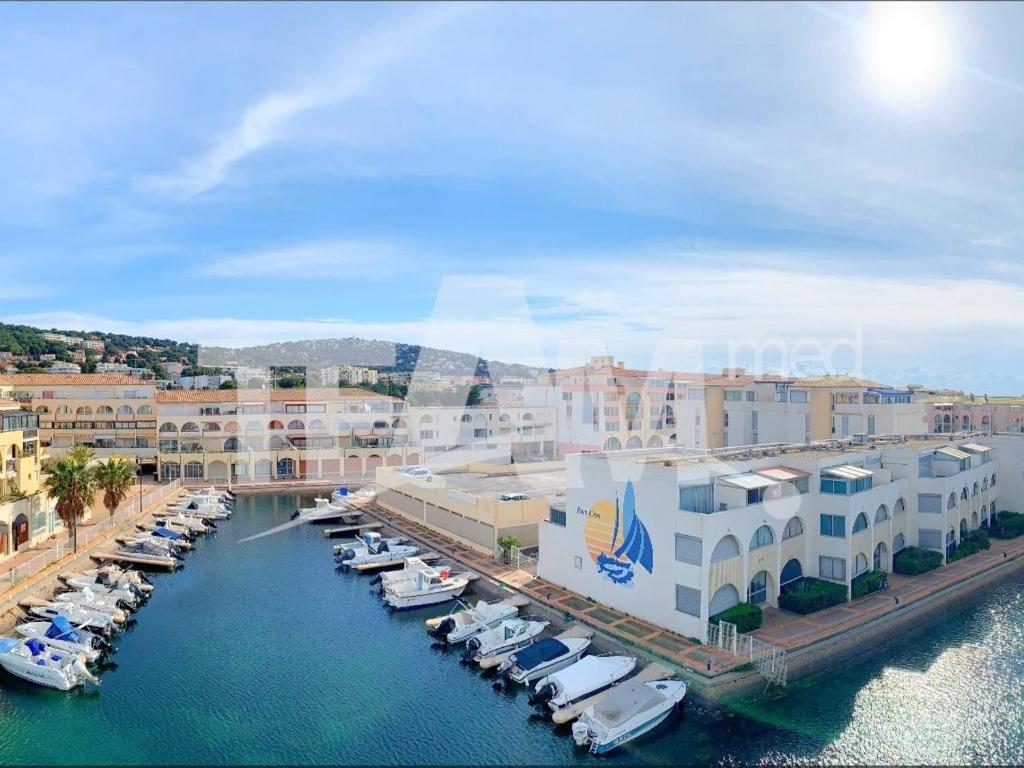 2 pièces mezzanine, parking privé, animaux admis - FR-1-338-475 - 4
