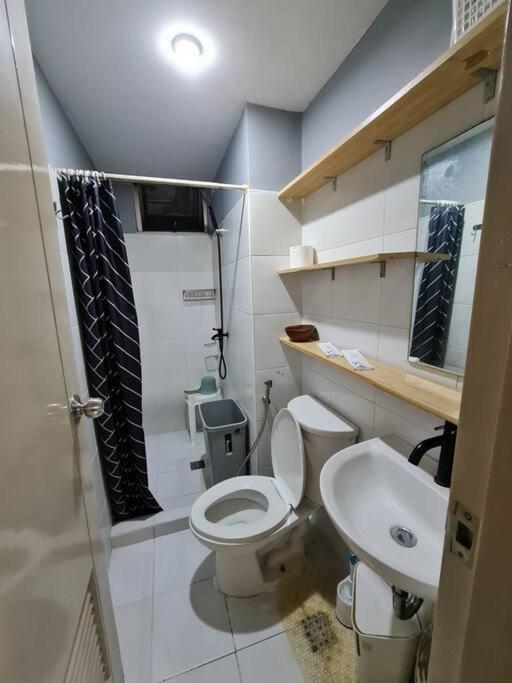 Modern Industrial 1BR Condo with Netflix and Youtube photo