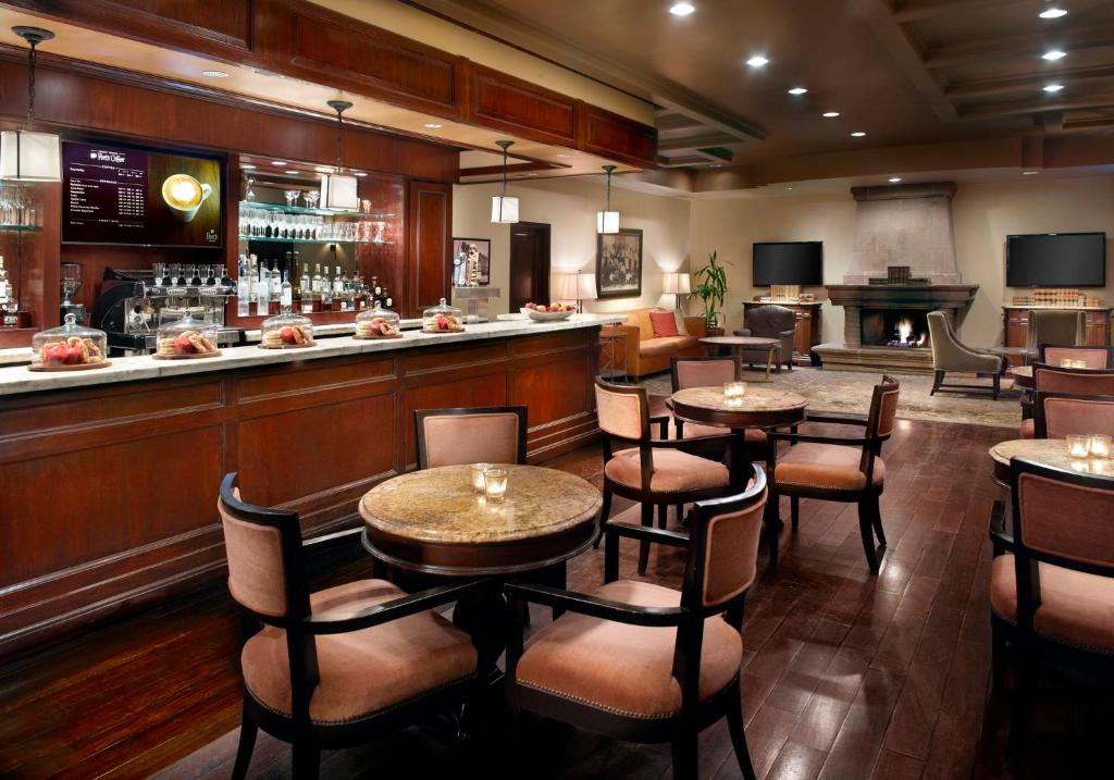 Bar/lounge