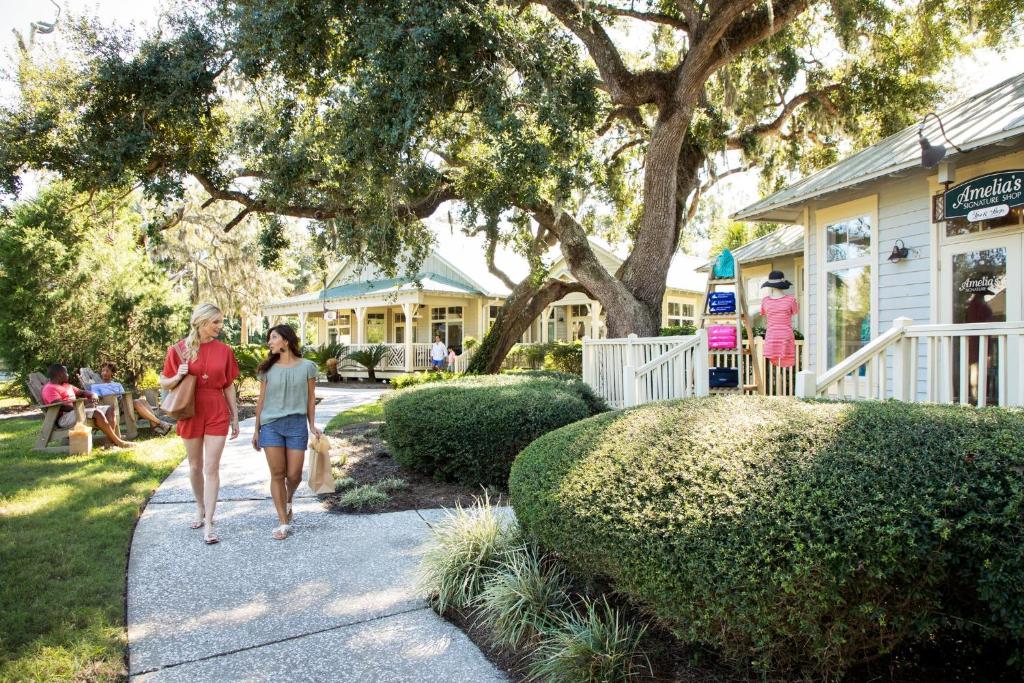 مناطق جذب قريبة