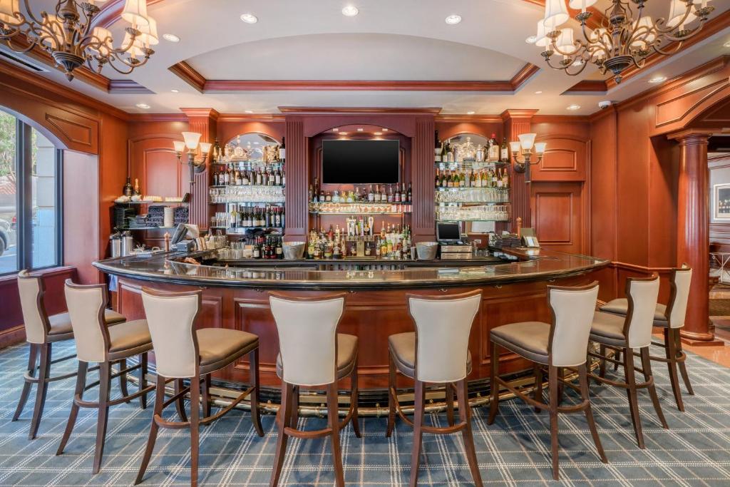 Bar/ Salón