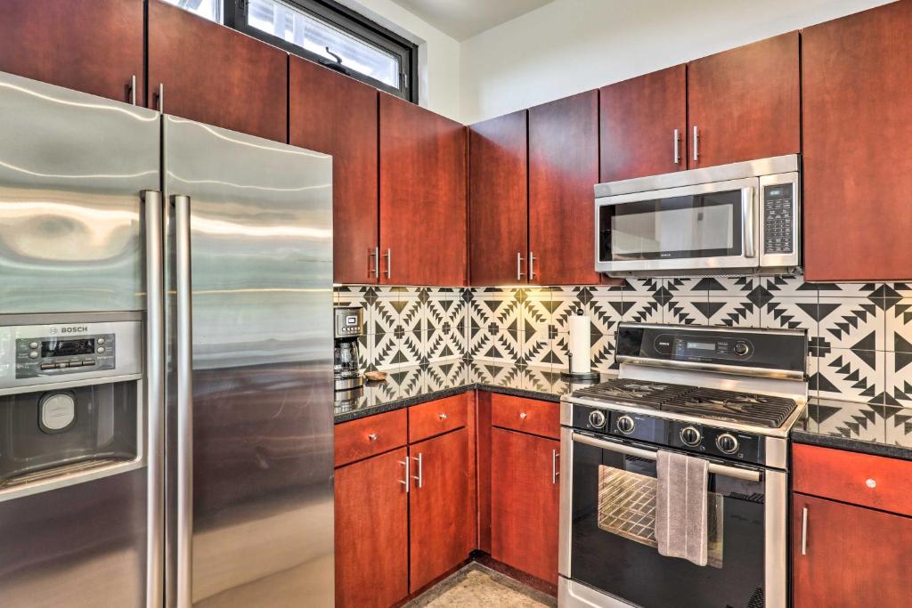 Stylish Austin Condo Near Dining and Nightlife! photo