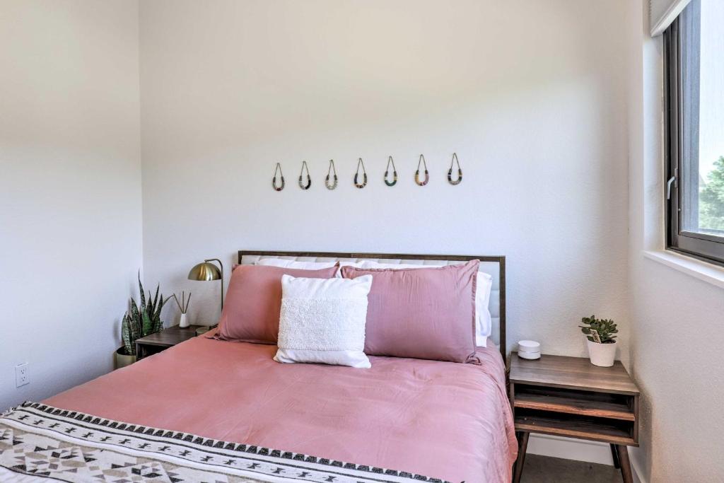 Stylish Austin Condo Near Dining and Nightlife! photo