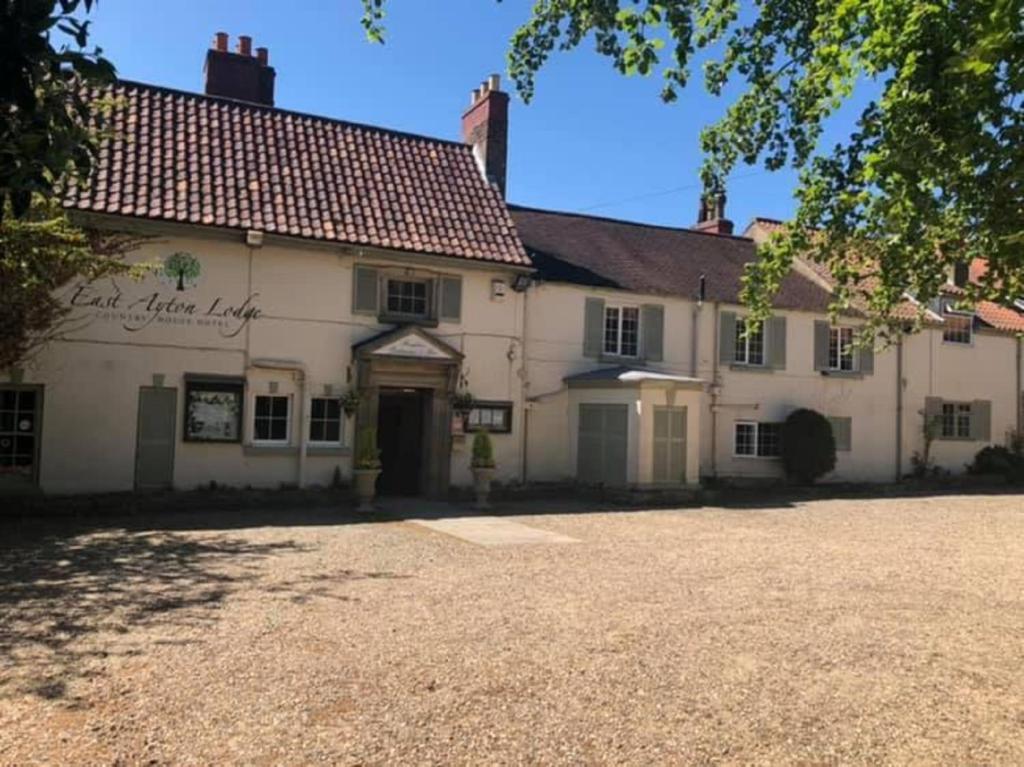 East Ayton Lodge Hotel photo