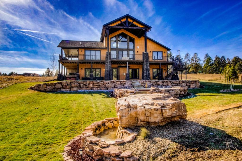 Cedar Lodge on 17, Sturgis