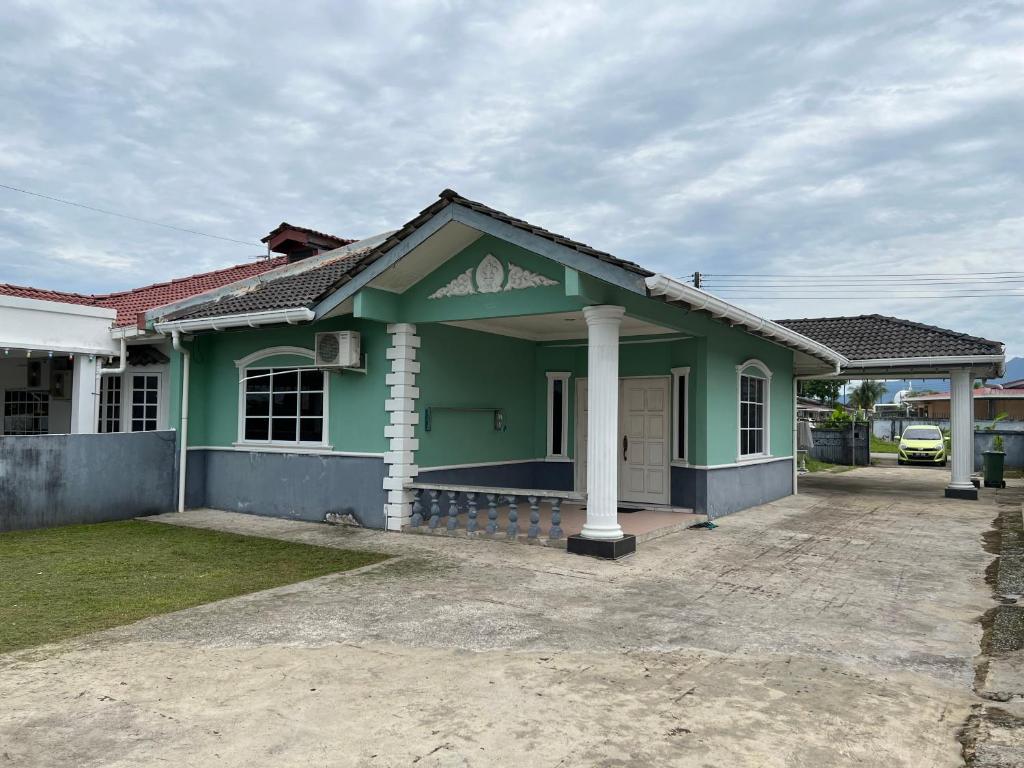 Hanif Homestay — Hotel in Kuching