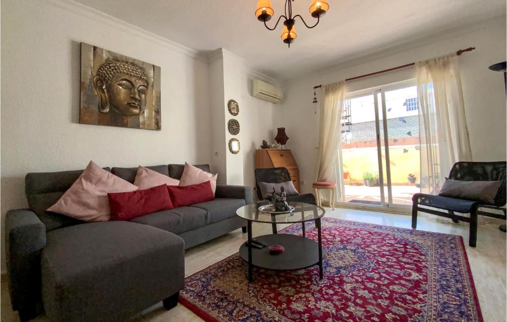 Stunning Apartment In Torrevieja - 4