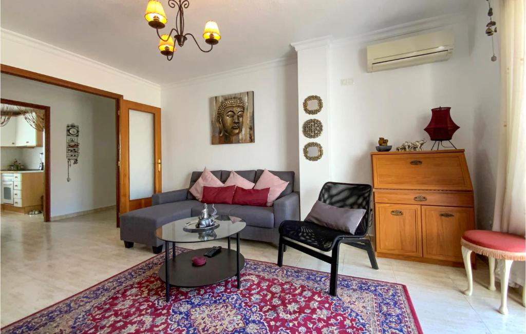 Stunning Apartment In Torrevieja - 5