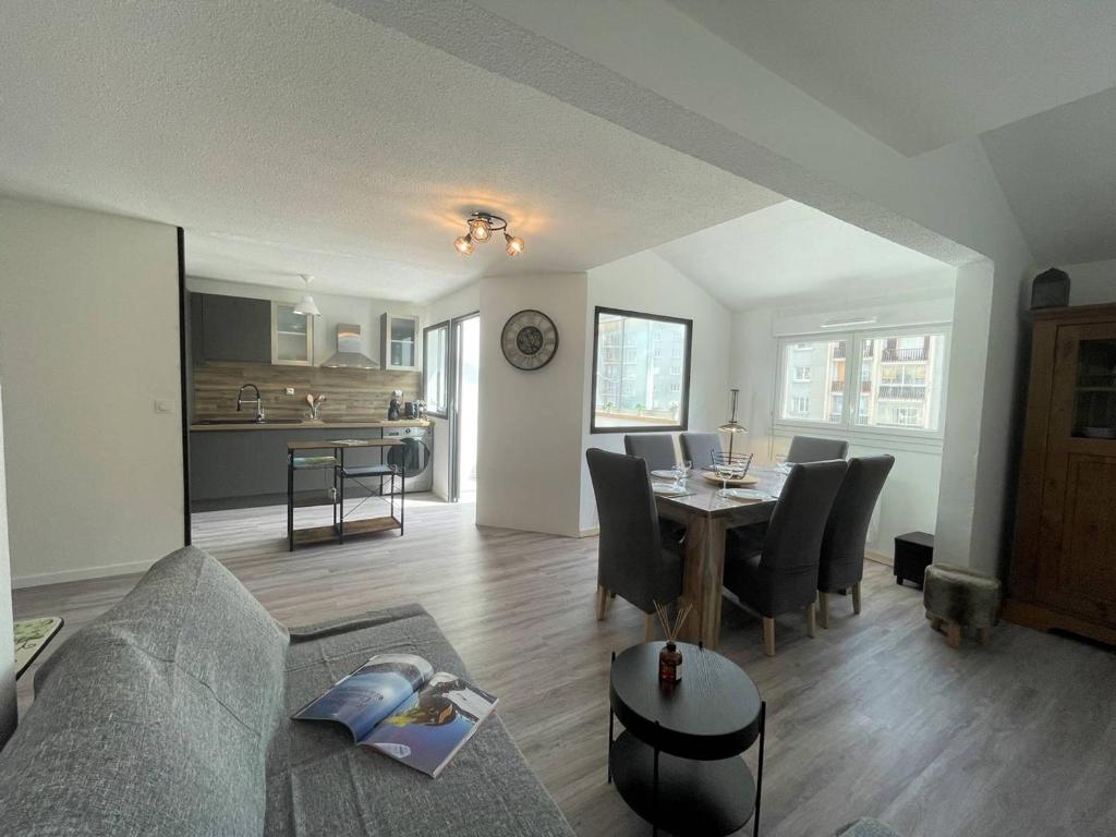Duplex 3 pièces rénové avec loggia et garage, cœur de Briançon, proche télécabine, 4-6 couchages - FR-1-330C-130 - 1