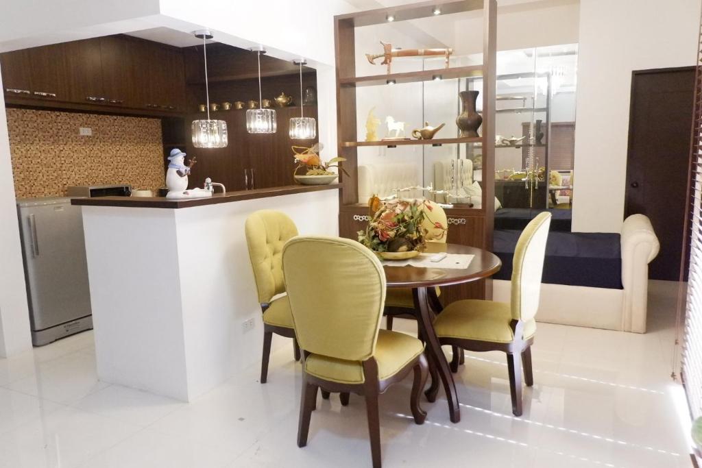 MY Property Timog photo