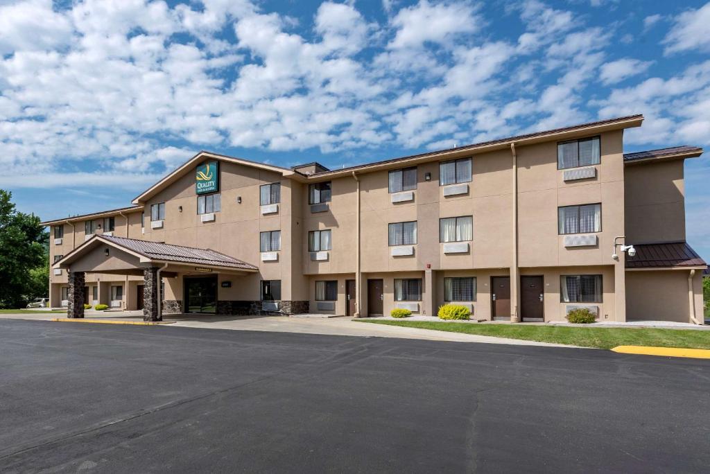 Quality Inn & Suites photo