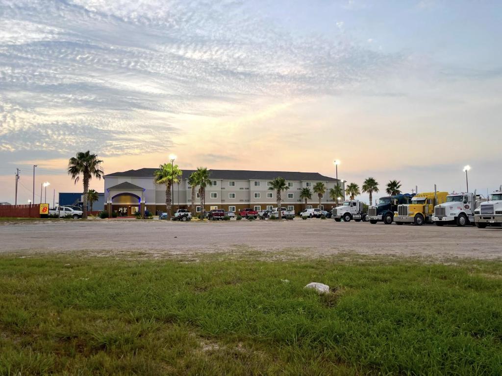 Super 8 by Wyndham Kenedy, Kenedy