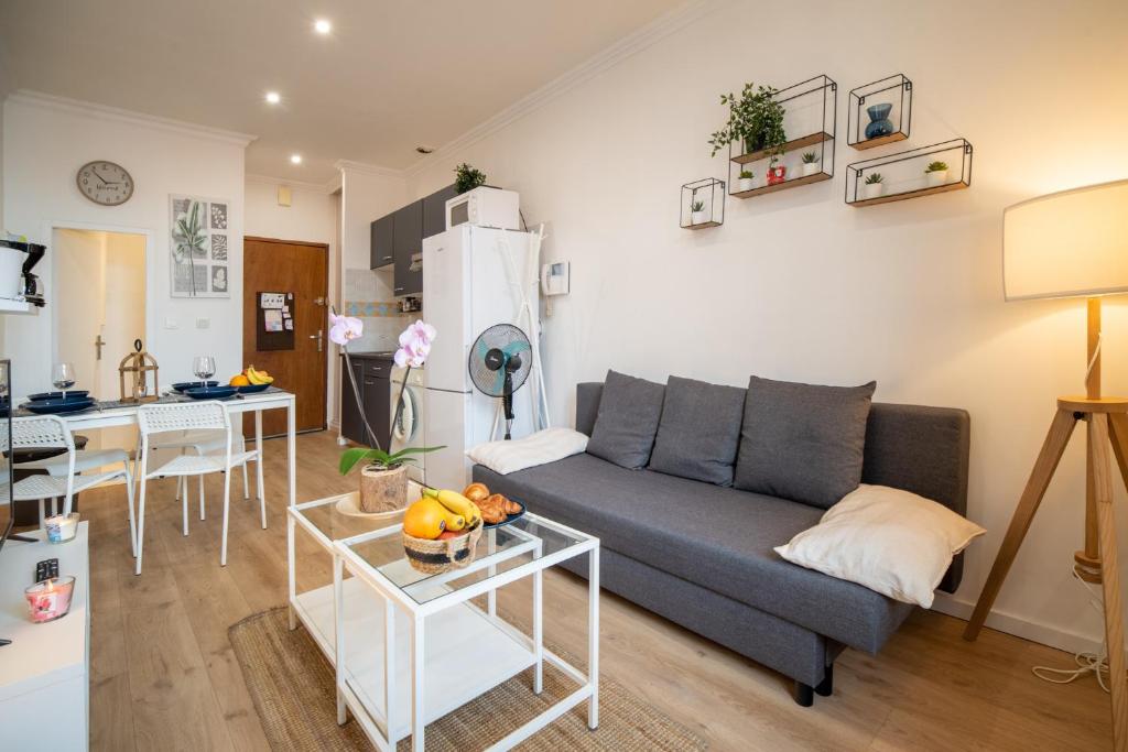 Private Independant flat - Lourdes city center - 2 Balconies - 5