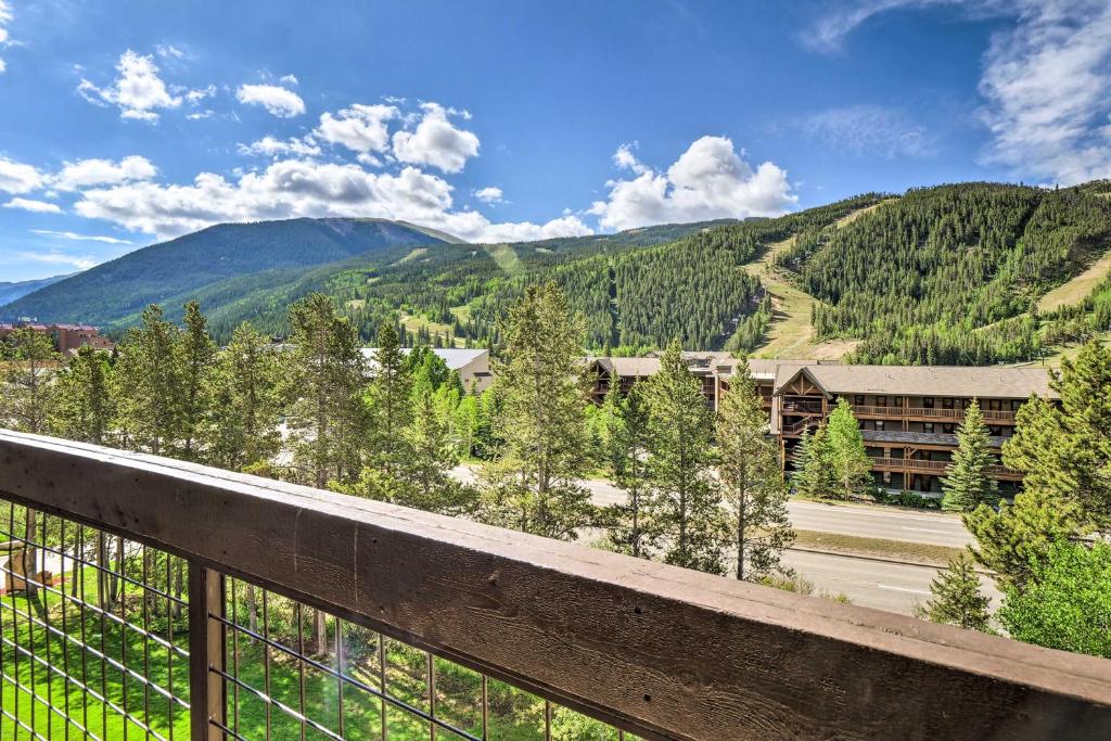 Less Than 1 Mi to Slopes Mtn-View Keystone Condo, Dillon