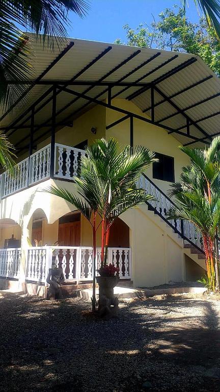 Suites Chile Verde — Hotel in Puerto Manzanillo