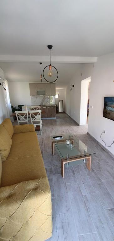 The Apartment, Ulcinj