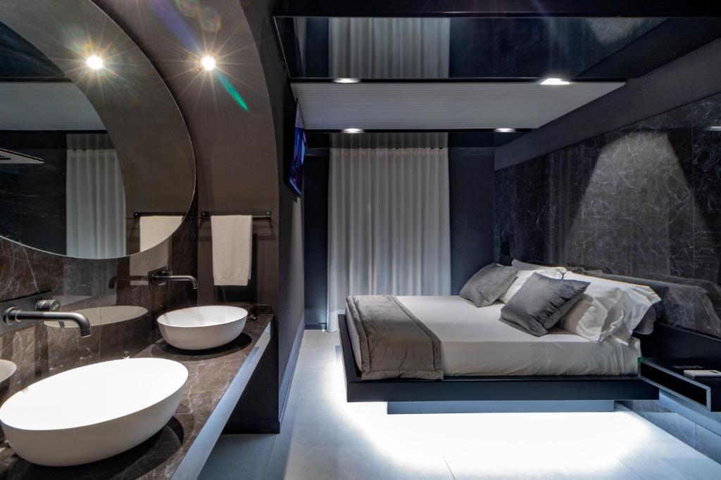 4 Suites " unconventional living rooms " - 4