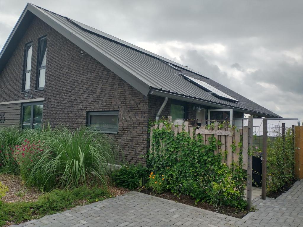 The Two Branches, 't Waal