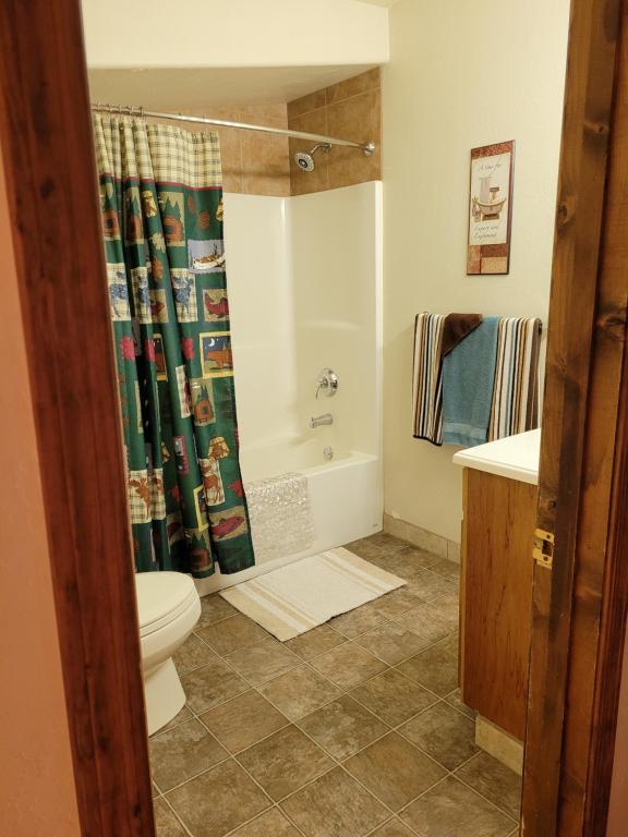 Greer Point Trails End Cabins photo